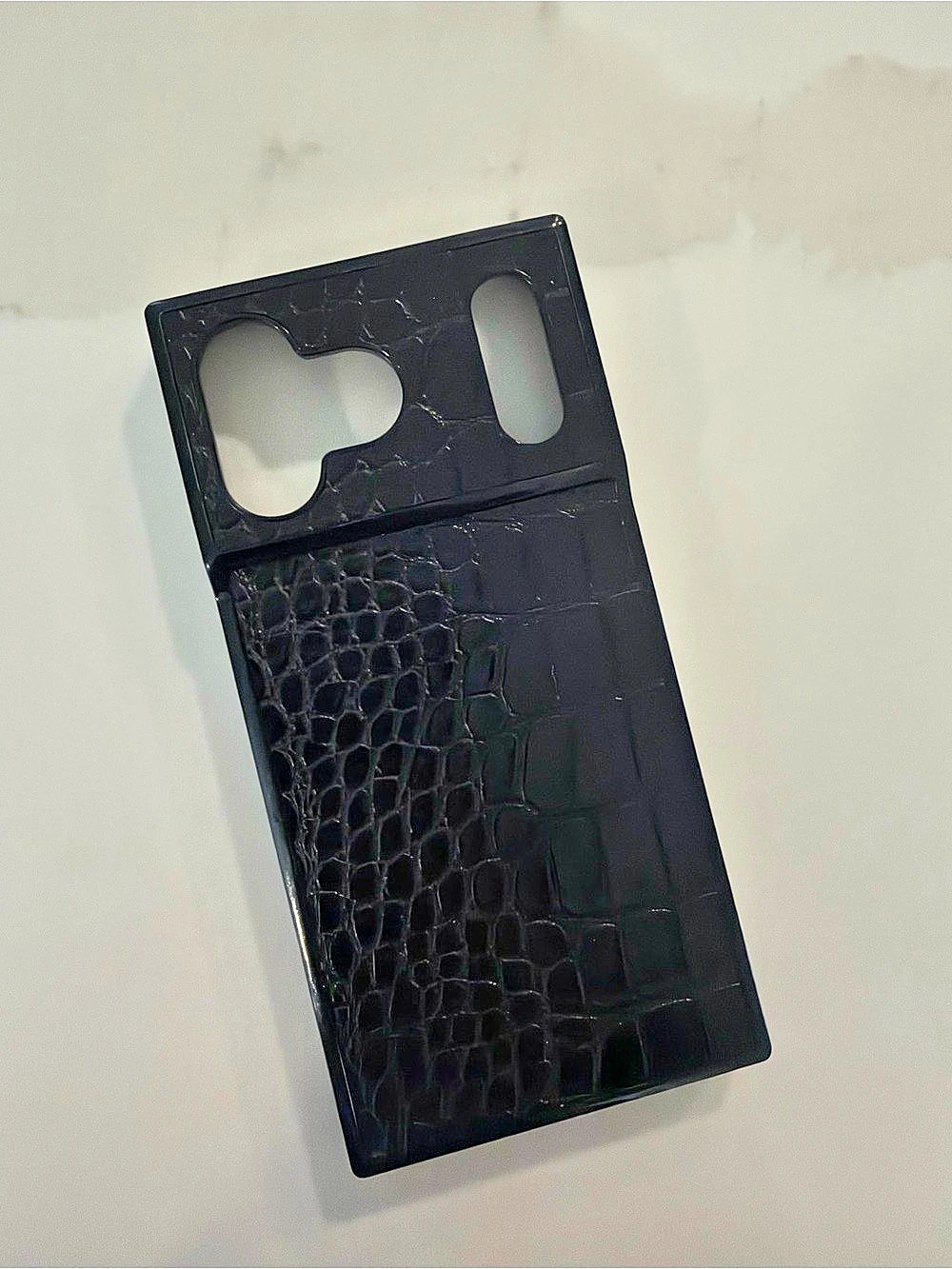 FLAUNT Black Croc 17 Pro Max Phone Case w/ MagSafe
